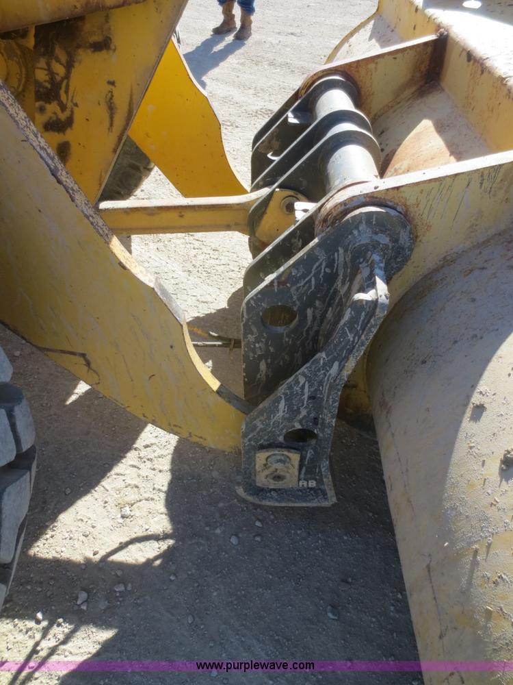 image for item F8147 2002 Komatsu WA250-3L wheel loader