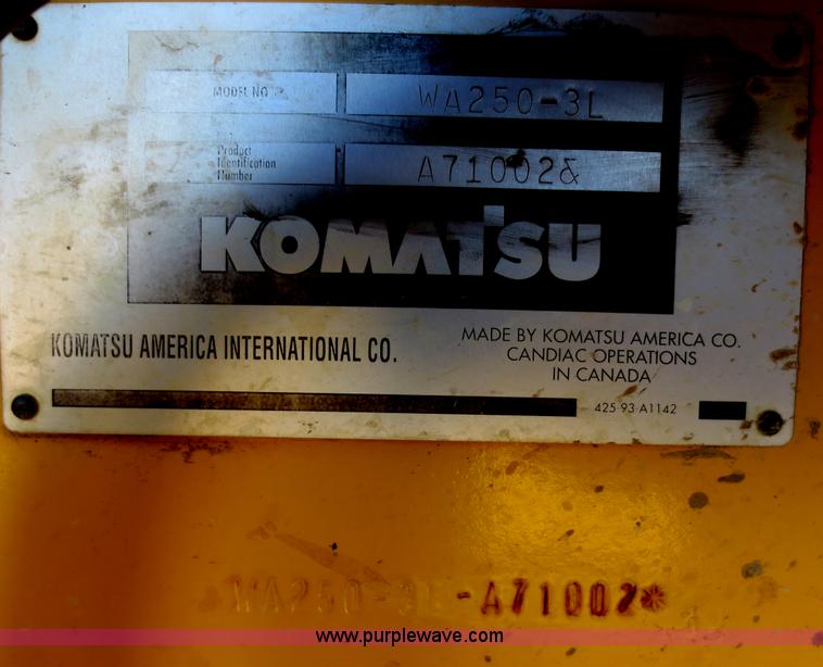 image for item F8147 2002 Komatsu WA250-3L wheel loader