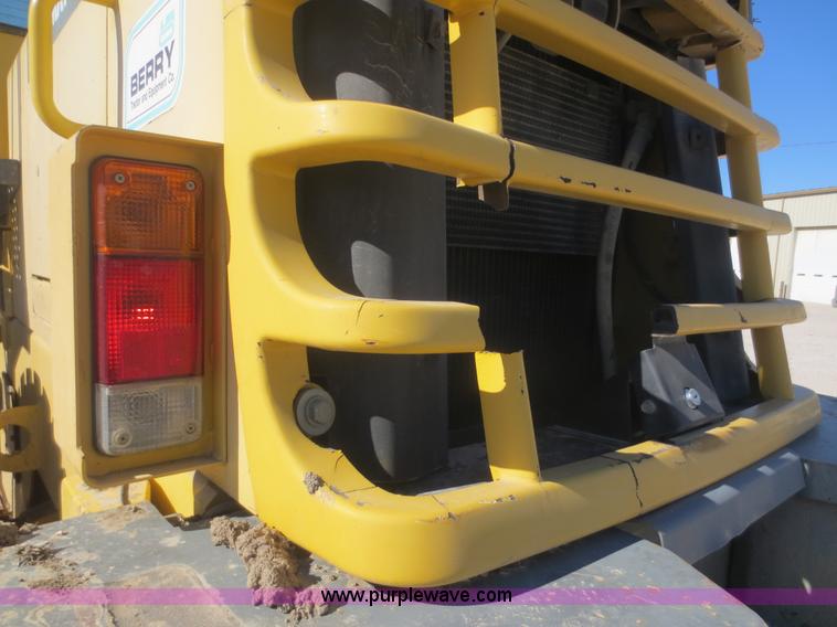 image for item F8147 2002 Komatsu WA250-3L wheel loader