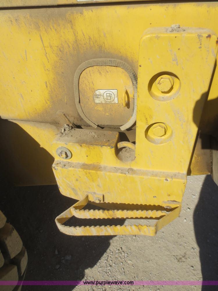 image for item F8147 2002 Komatsu WA250-3L wheel loader