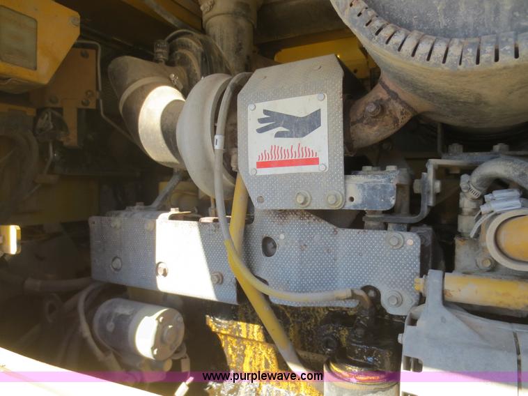 image for item F8147 2002 Komatsu WA250-3L wheel loader