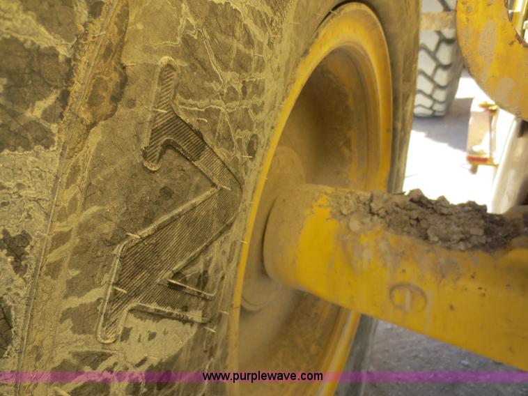 image for item F8147 2002 Komatsu WA250-3L wheel loader