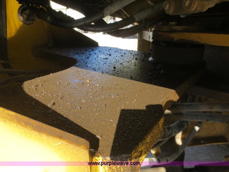 image for item F8147 2002 Komatsu WA250-3L wheel loader