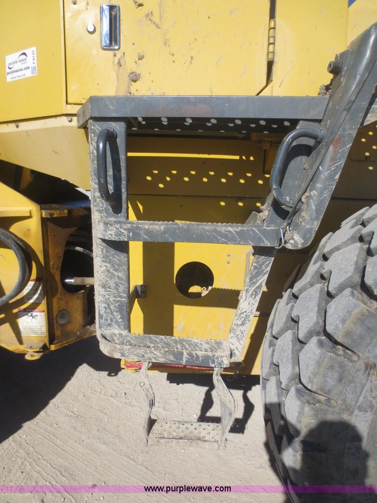 image for item F8147 2002 Komatsu WA250-3L wheel loader