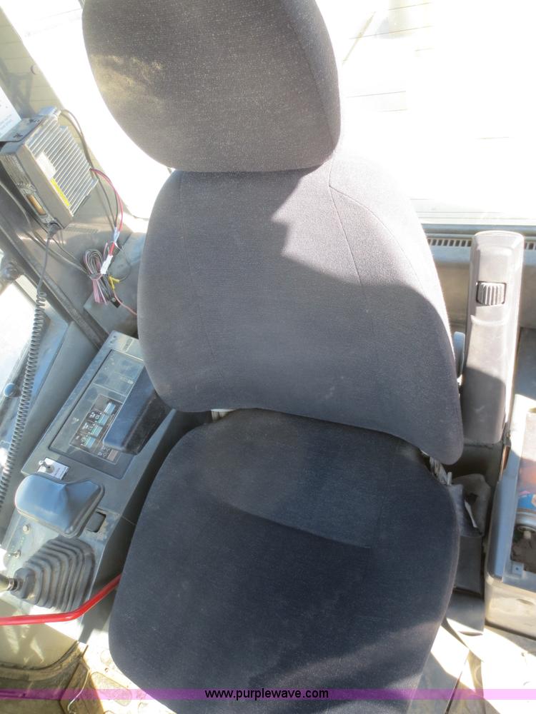 image for item F8147 2002 Komatsu WA250-3L wheel loader