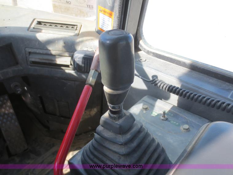 image for item F8147 2002 Komatsu WA250-3L wheel loader