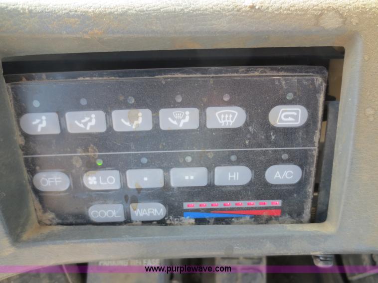 image for item F8147 2002 Komatsu WA250-3L wheel loader