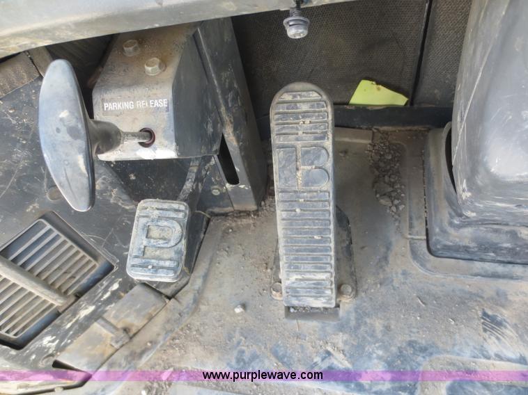 image for item F8147 2002 Komatsu WA250-3L wheel loader