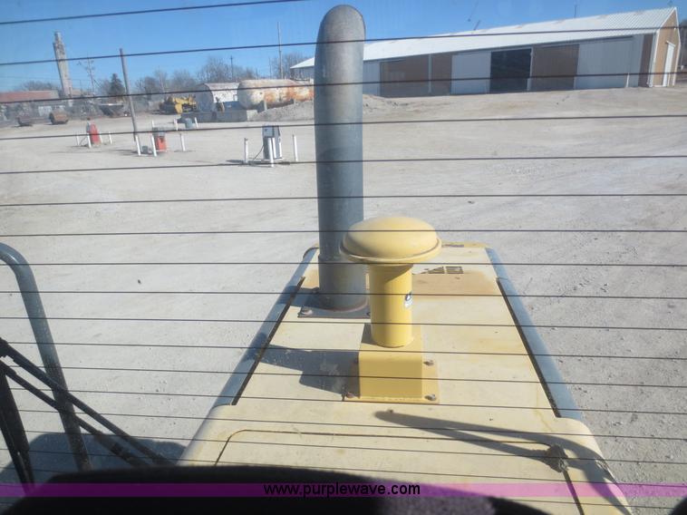 image for item F8147 2002 Komatsu WA250-3L wheel loader