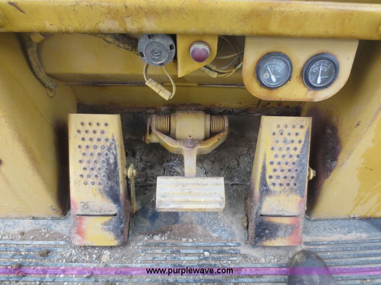 image for item F8167 1984 Caterpillar 973 track loader