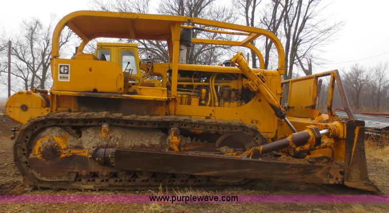 image for item F8168 Caterpillar D8H dozer