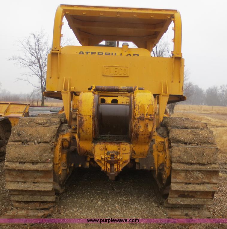 image for item F8168 Caterpillar D8H dozer