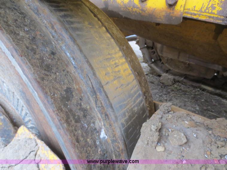 image for item F8168 Caterpillar D8H dozer