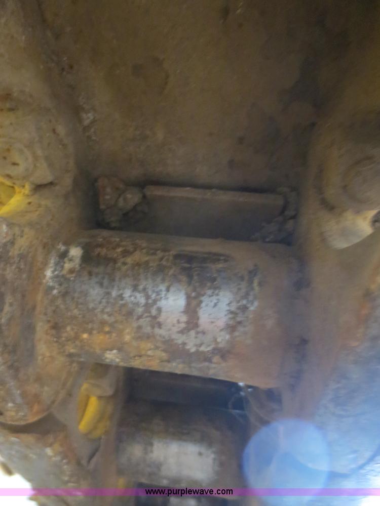 image for item F8168 Caterpillar D8H dozer