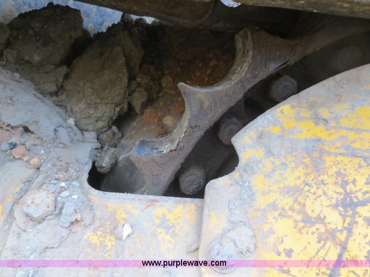image for item F8168 Caterpillar D8H dozer