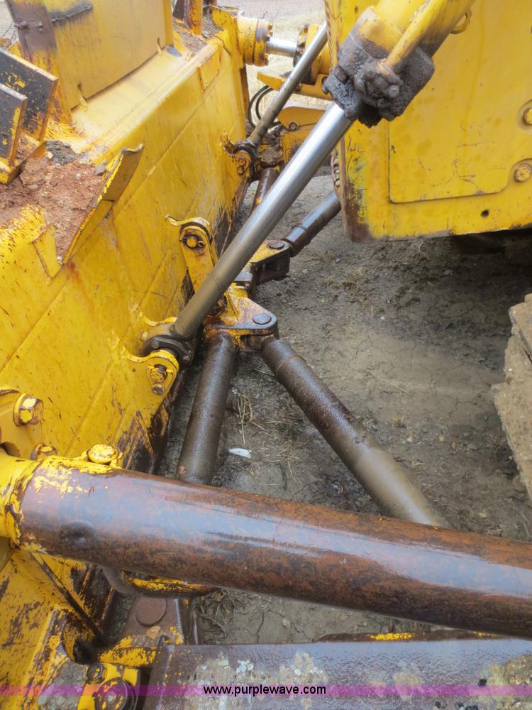 image for item F8168 Caterpillar D8H dozer