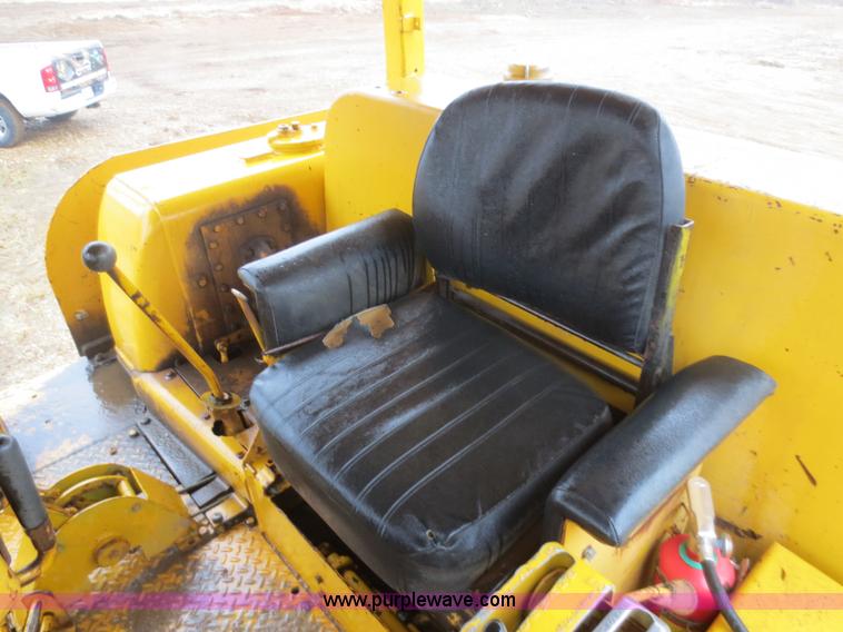 image for item F8168 Caterpillar D8H dozer