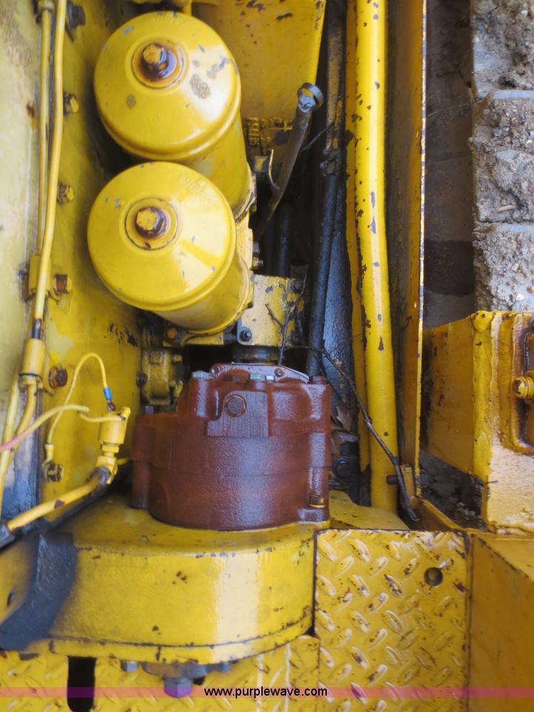 image for item F8168 Caterpillar D8H dozer