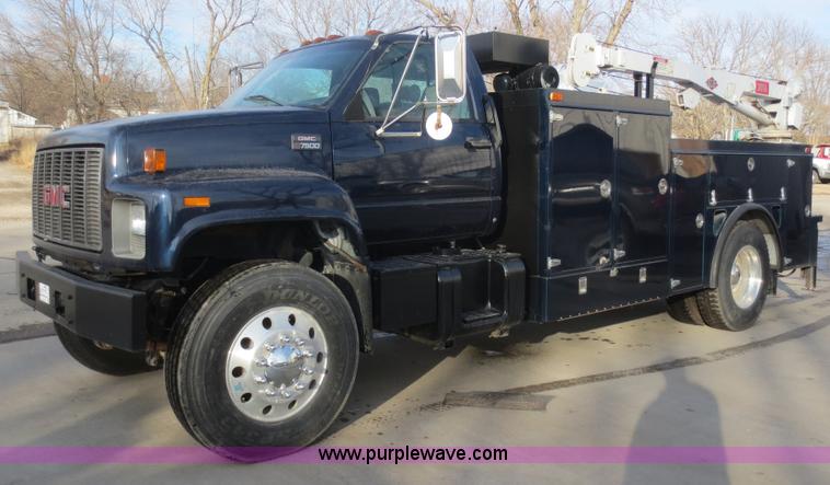 image for item F8172 1999 GMC C7500 service truck