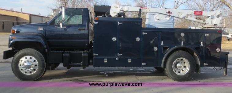 image for item F8172 1999 GMC C7500 service truck