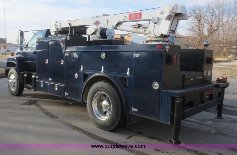 image for item F8172 1999 GMC C7500 service truck