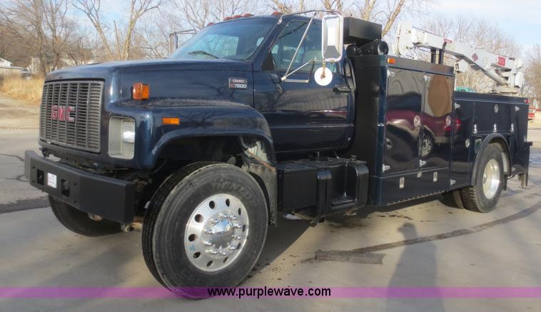 image for item F8172 1999 GMC C7500 service truck