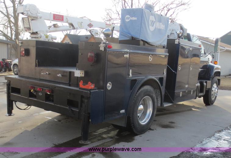 image for item F8172 1999 GMC C7500 service truck