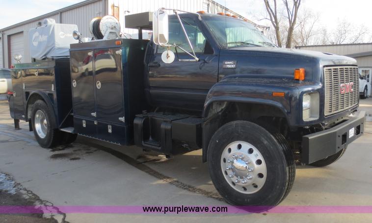 image for item F8172 1999 GMC C7500 service truck