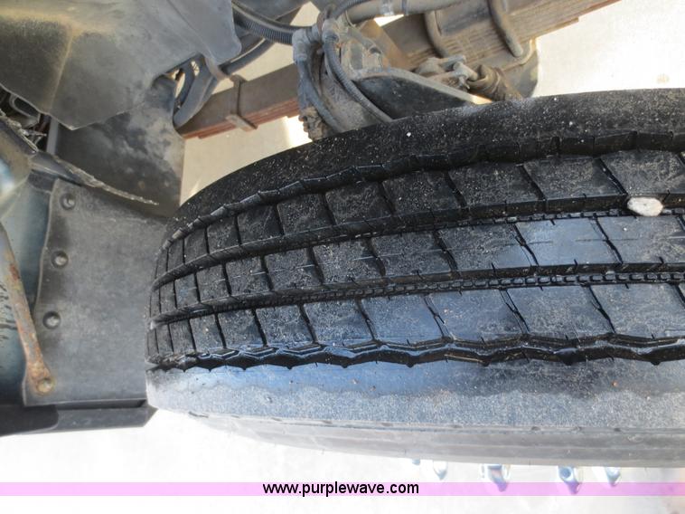 image for item F8172 1999 GMC C7500 service truck