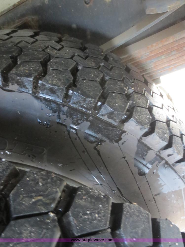 image for item F8172 1999 GMC C7500 service truck