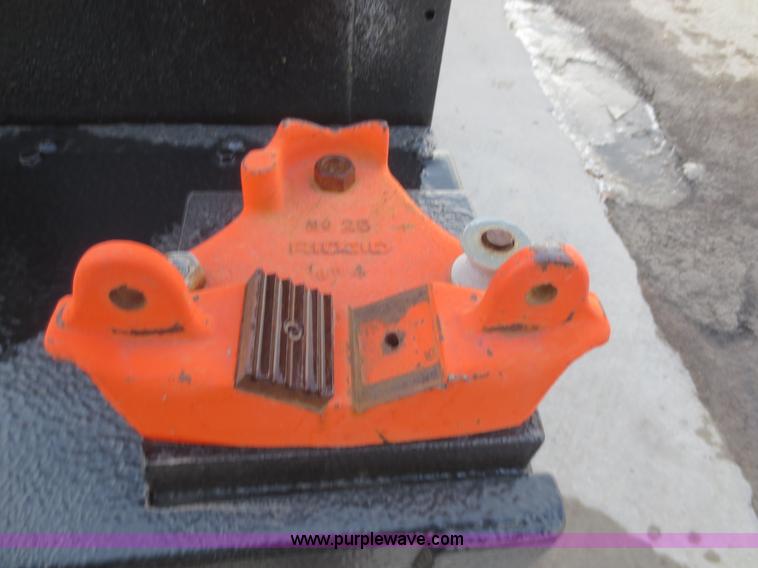 image for item F8172 1999 GMC C7500 service truck