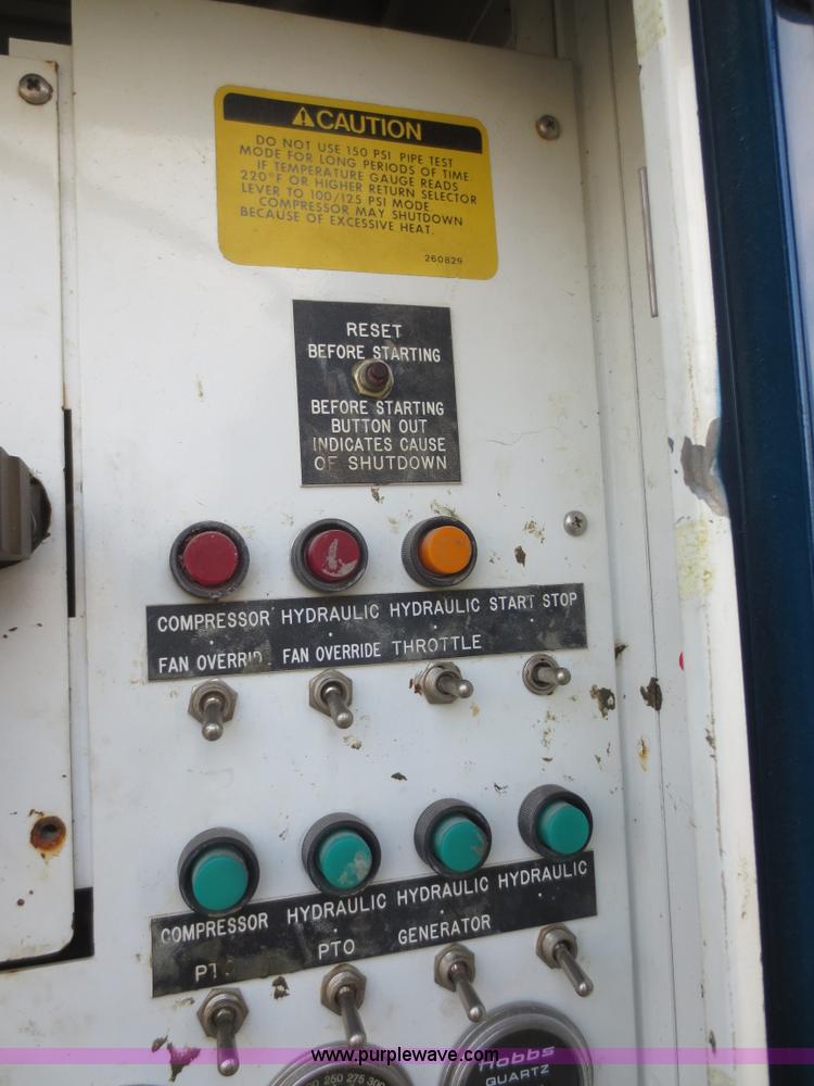 image for item F8172 1999 GMC C7500 service truck