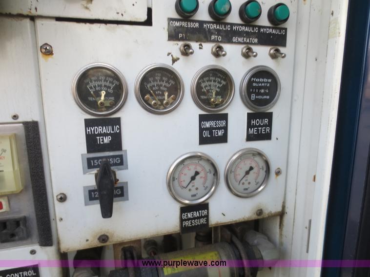 image for item F8172 1999 GMC C7500 service truck