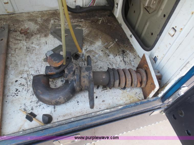 image for item F8172 1999 GMC C7500 service truck