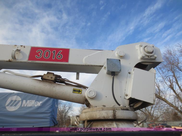 image for item F8172 1999 GMC C7500 service truck