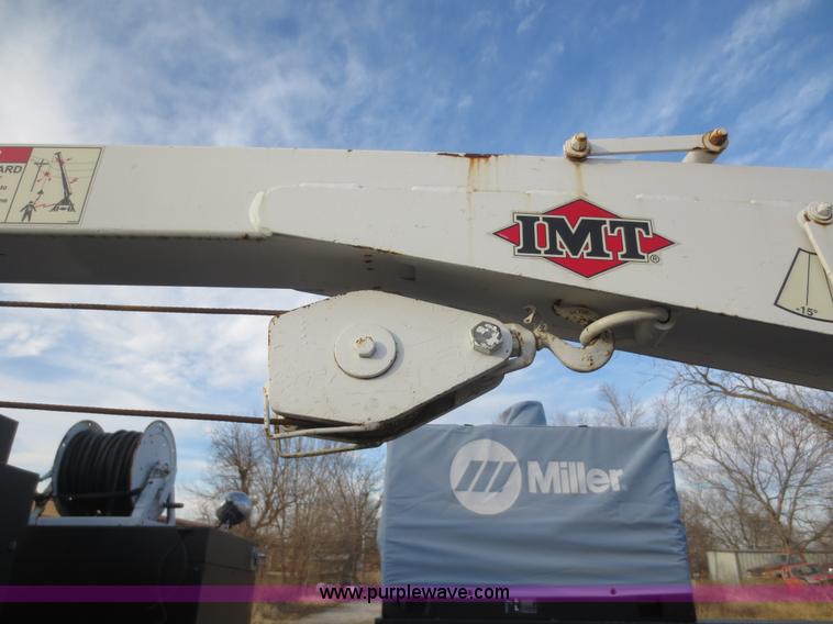 image for item F8172 1999 GMC C7500 service truck