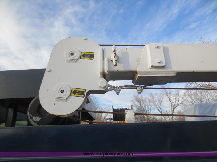 image for item F8172 1999 GMC C7500 service truck