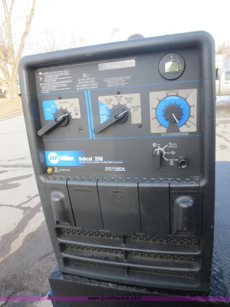 image for item F8172 1999 GMC C7500 service truck