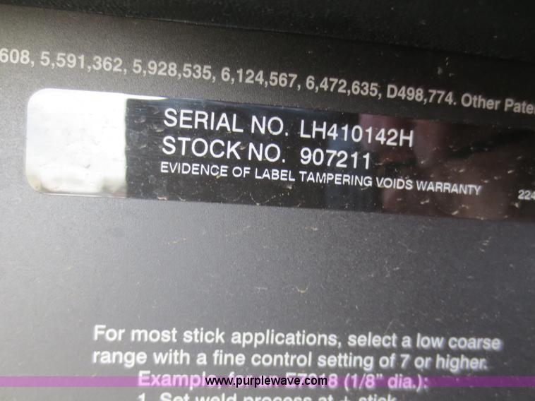 image for item F8172 1999 GMC C7500 service truck