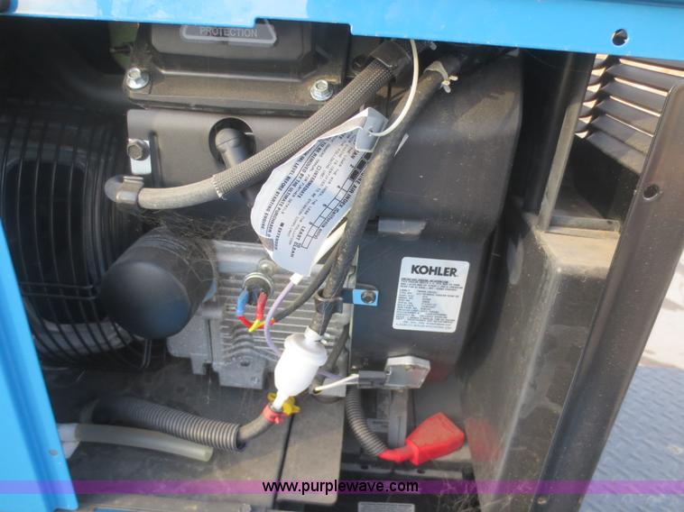 image for item F8172 1999 GMC C7500 service truck