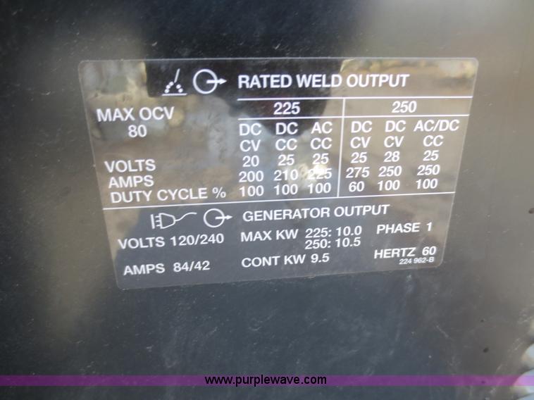 image for item F8172 1999 GMC C7500 service truck