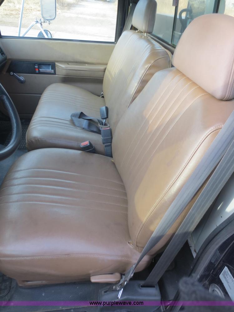 image for item F8172 1999 GMC C7500 service truck