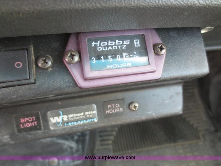 image for item F8172 1999 GMC C7500 service truck