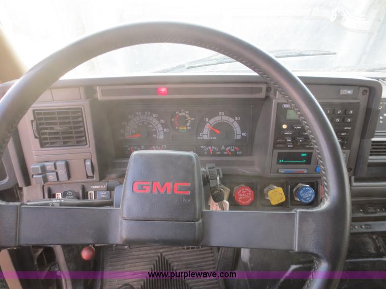 image for item F8172 1999 GMC C7500 service truck