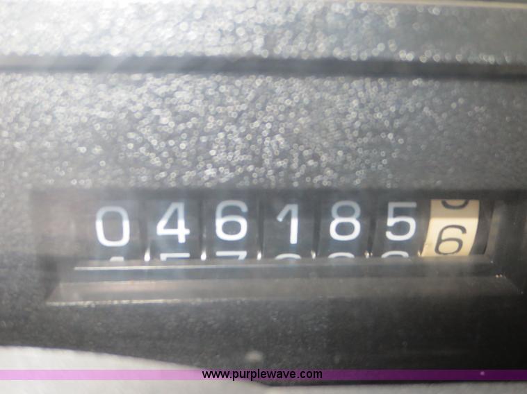 image for item F8172 1999 GMC C7500 service truck