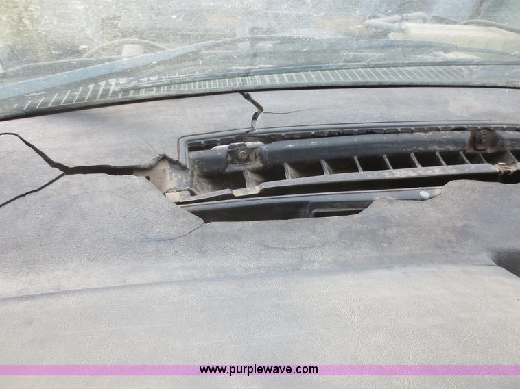 image for item F8172 1999 GMC C7500 service truck