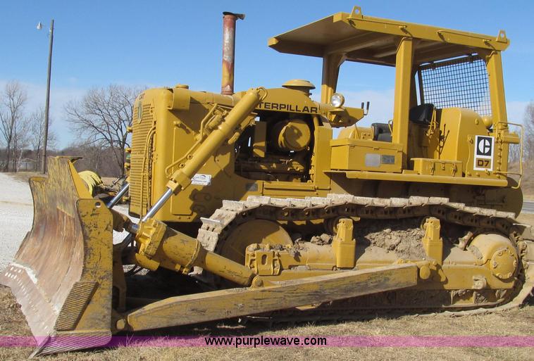 image for item G2220 1972 Caterpillar D7F dozer