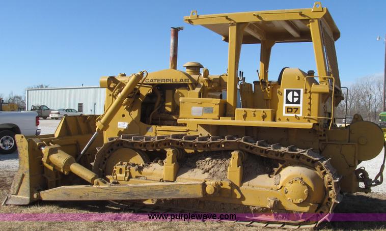 image for item G2220 1972 Caterpillar D7F dozer