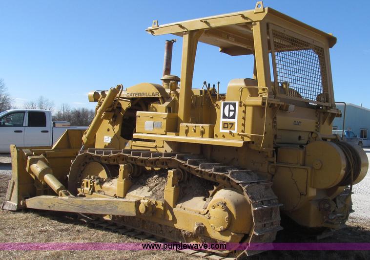 image for item G2220 1972 Caterpillar D7F dozer