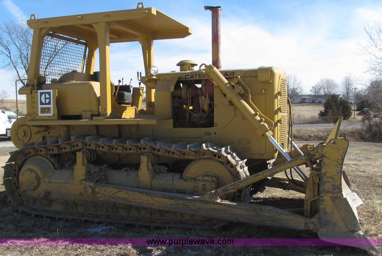 image for item G2220 1972 Caterpillar D7F dozer